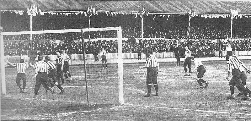 Tottenham Hotspur versus Sheffield United in the 1901 FA cup final replay at Burnden Park