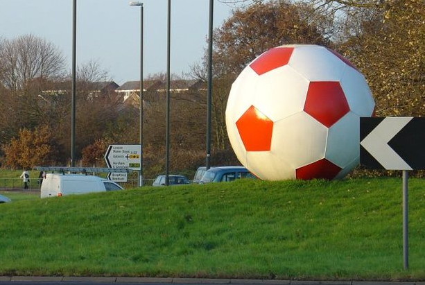 Sculpture on A23 next to Broadfield