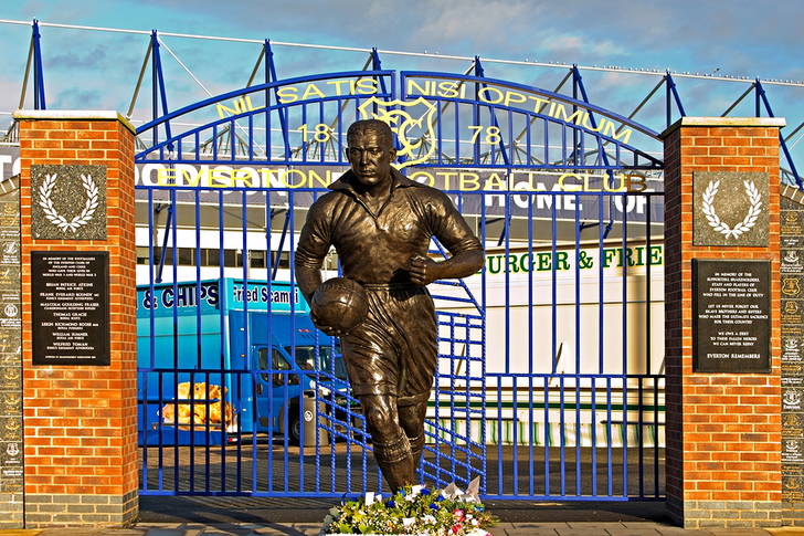 Dixie Dean Statue