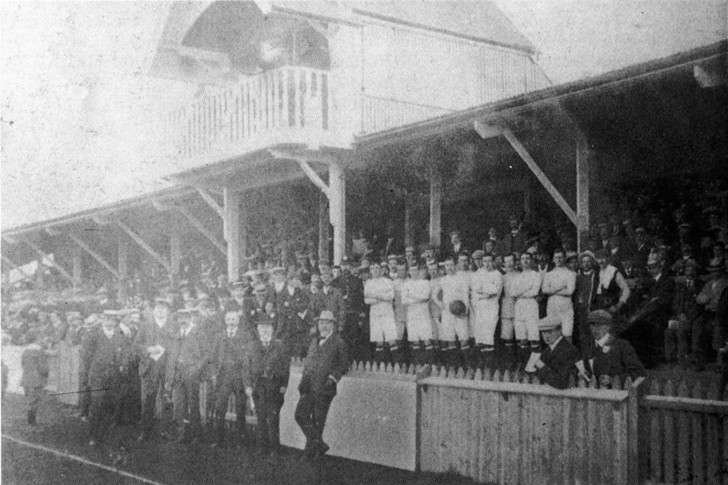 Kenilworth Road Opening Game 1905